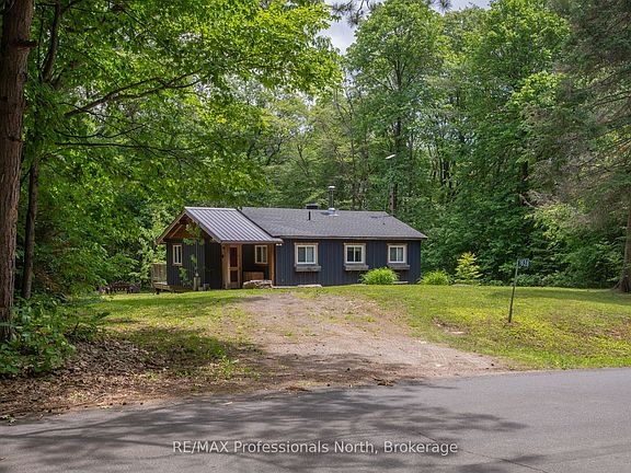 2nd image of 1628 Boshkung Lake Rd