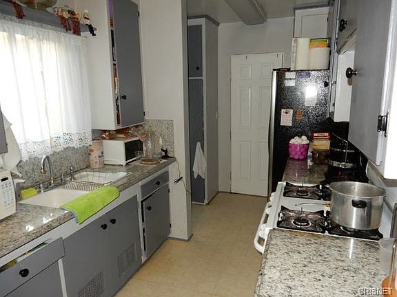 3rd image of 349 W Providencia Ave