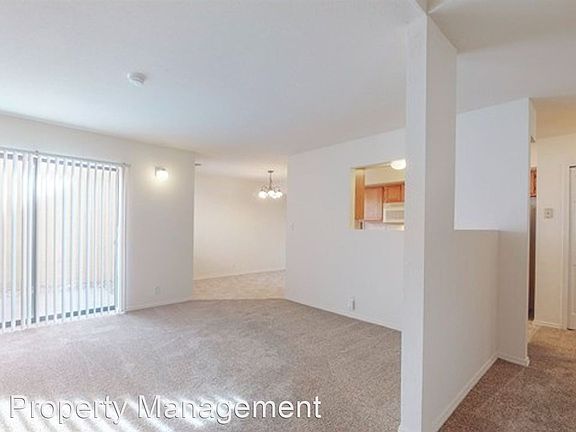 5th image of 1521 La Charles Dr NE