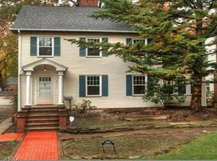 2975 Scarborough Rd, Cleveland Heights, OH 44118
