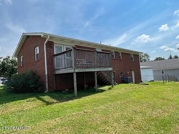 4th image of 209 Summitt Dr