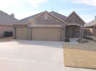 7625 Meadow Lake Dr, Yukon, OK 73099