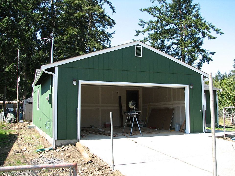 Garage before fence