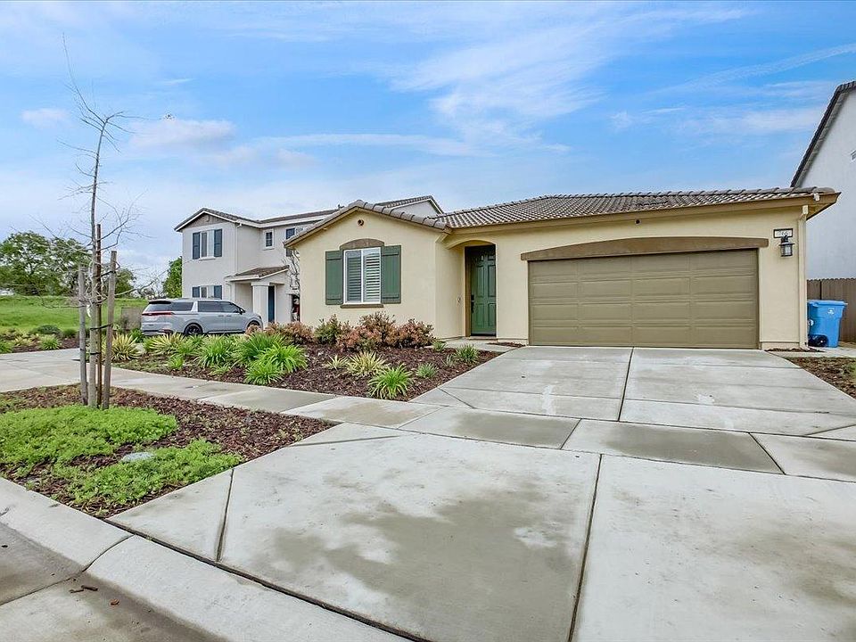 1st image of 766 Silver Creek Cir