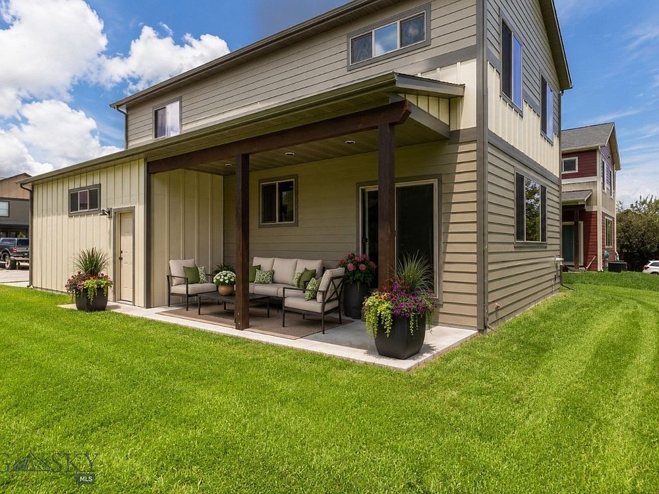 1st image of 2473 Daffodil St