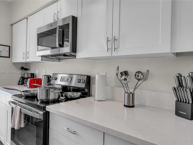 10006 E Bay Harbor Dr #15 — Photo 11
