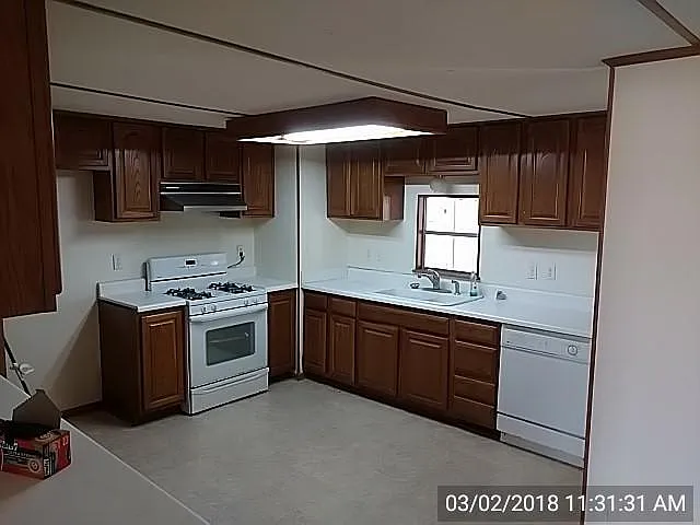 1298 Ross Ln — Photo 6