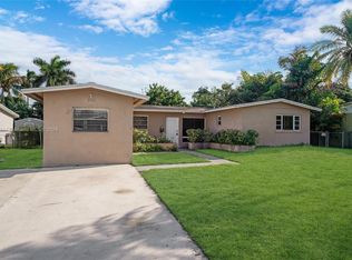 6760 Franklin St, Hollywood, FL 33024