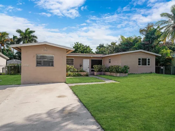 6760 Franklin St, Hollywood, FL 33024