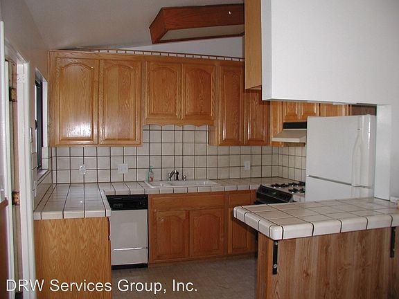 2nd image of 2124 Hemlock Ave