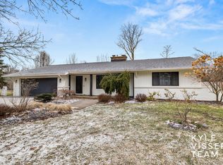 2031 Brunsink Dr NE, Grand Rapids, MI 49503