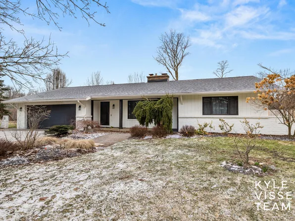 2031 Brunsink Dr NE, Grand Rapids, MI 49503