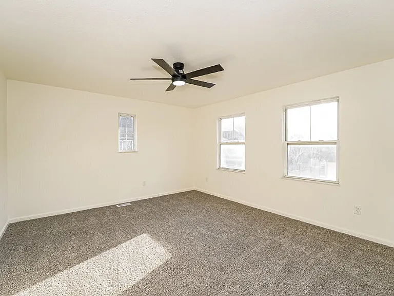 821 Nela View Rd — Photo 10