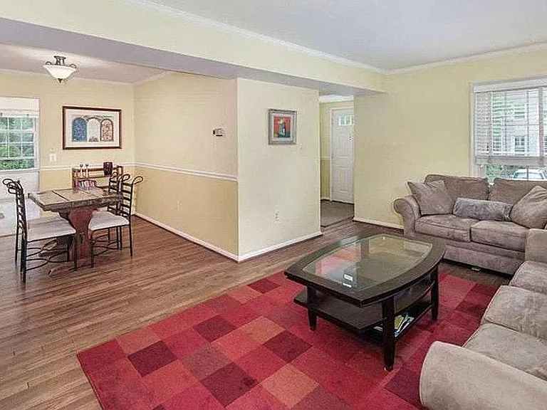 9667 Masterworks Dr — Photo 3