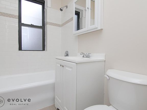 5th image of 619 W Melrose St #621G2