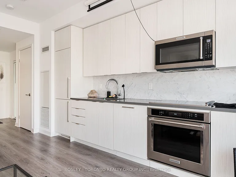38 Iannuzzi St #2002 — Photo 16