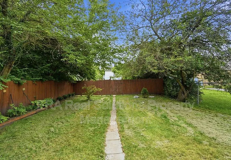 394 S Guilford Ave — Photo 41