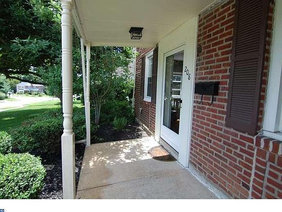 2nd image of 208 Westwood Park Dr
