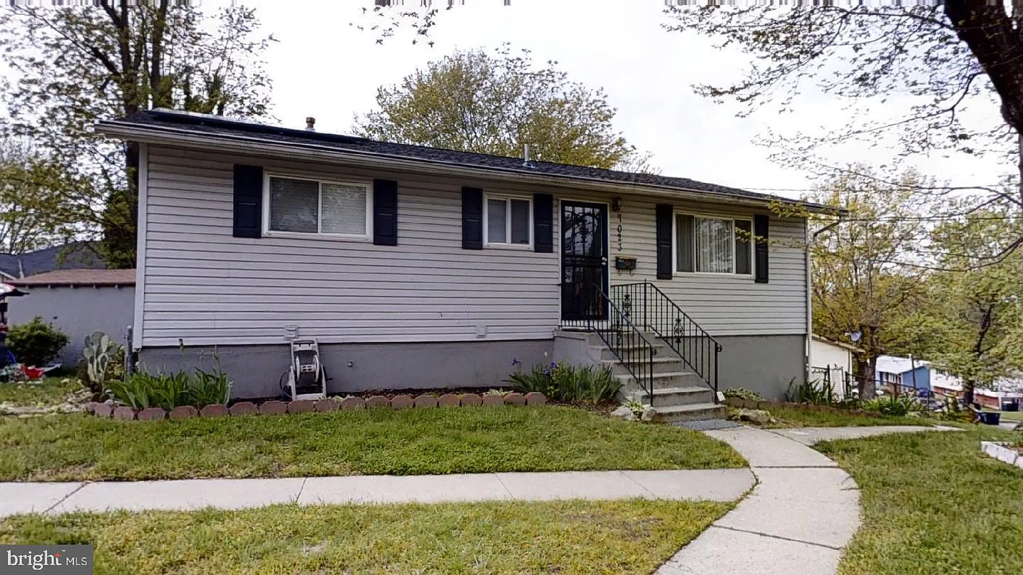 7023 Independence St photo 1
