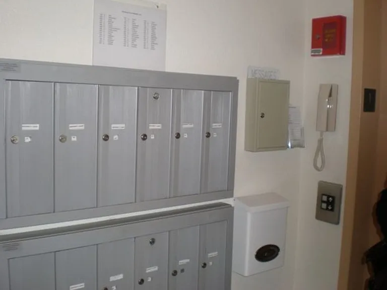 University Court Apartments — Photo 54