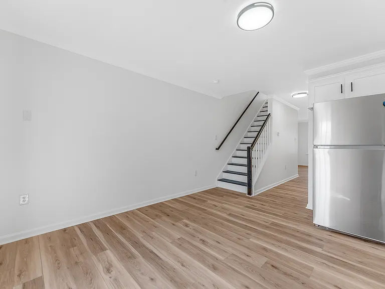 138 Putnam St — Photo 25