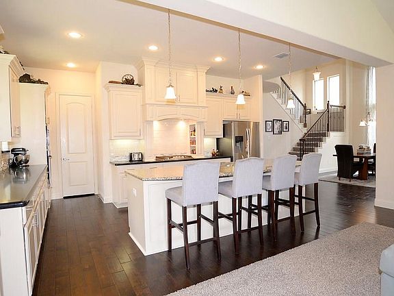 4th image of 6608 Manzano St