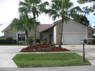 9005 Old Pine Rd, Boca Raton, FL 33428