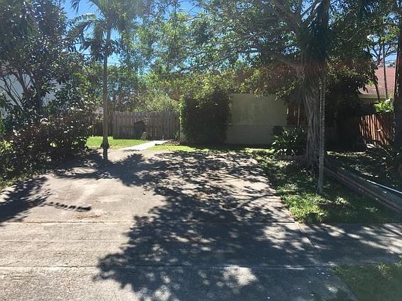 3rd image of 4600 NW 3rd Dr