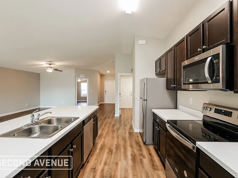230 E Malden Ave S — Photo 7