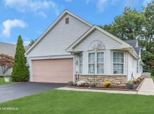 19 Round Valley Ln, Lakewood, NJ 08701