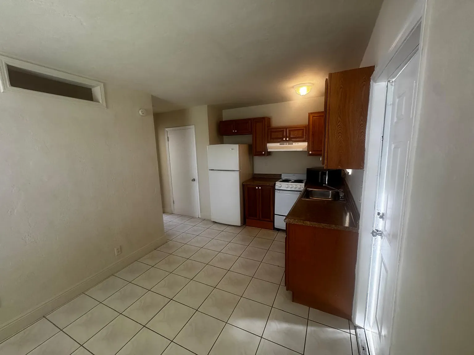 2228 Grant St (Akyy LLC) - 201 — Photo 1