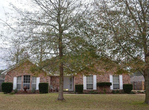 2nd image of 210 Lost Pines Cir