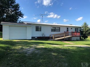 2189 Ventura Ave, Rose Hill, IA 52586