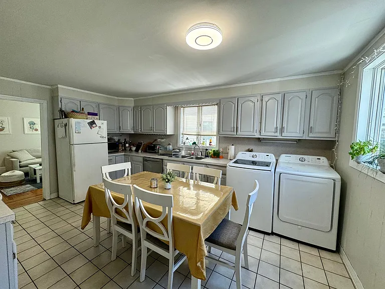 36 Simpson Ave #1 — Photo 5