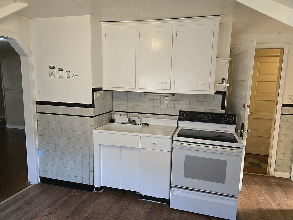 1st image of 456 12th St #3