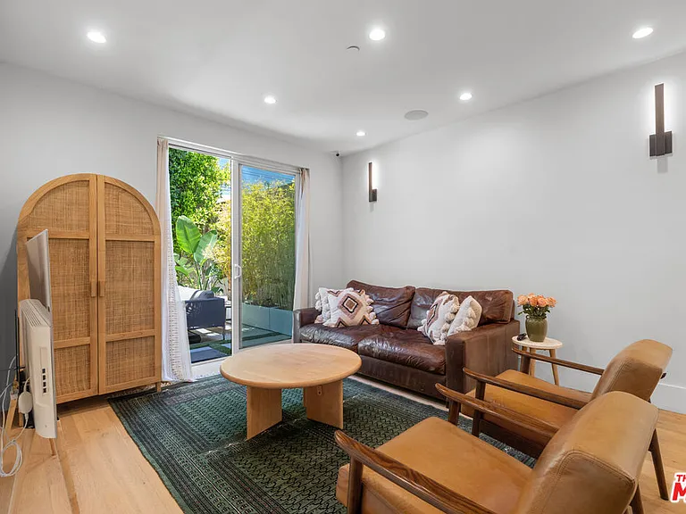 656 California Ave — Photo 23