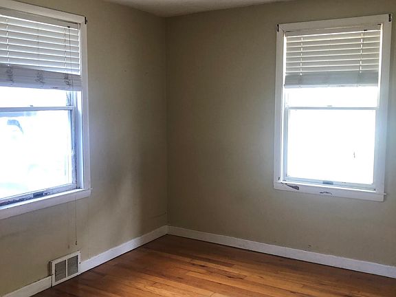 5th image of 1636 N Prairie Ave