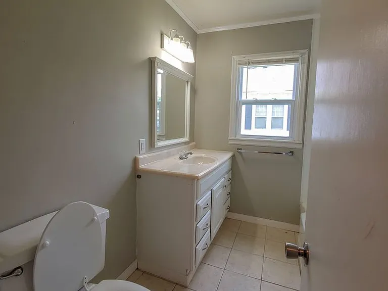 118 W Franklin St — Photo 16