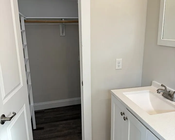 324 W Cummings St — Photo 9