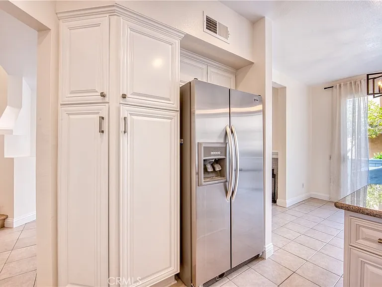 208 Chandon — Photo 9