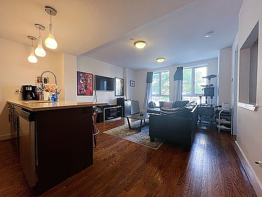 1st image of 80 Meserole St APT 1C
