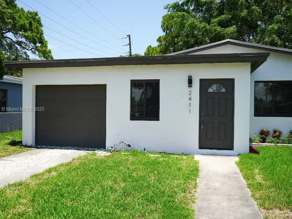 2411 NW 9th St, Pompano Beach, FL 33311