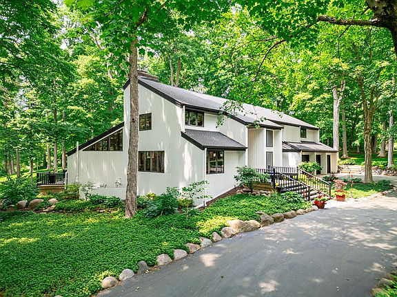 3rd image of 1534 Coachman Dr