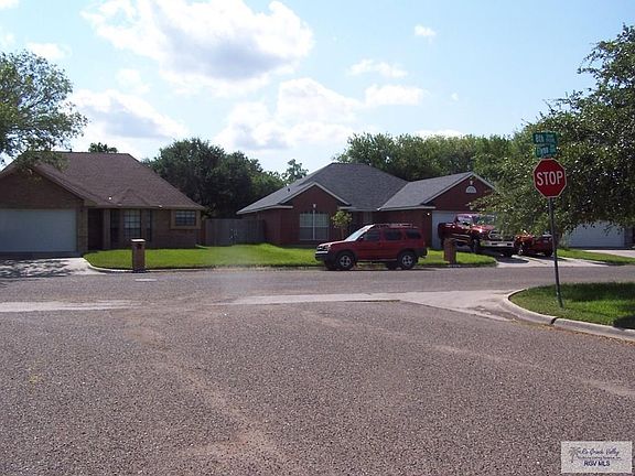 3rd image of 705 E Flynn Ct