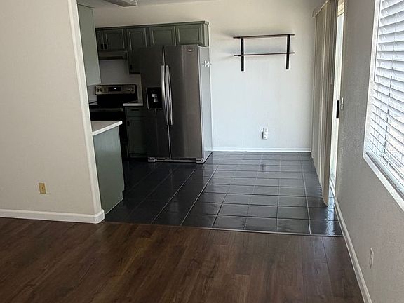 5th image of 1102 Desert Oak Pl