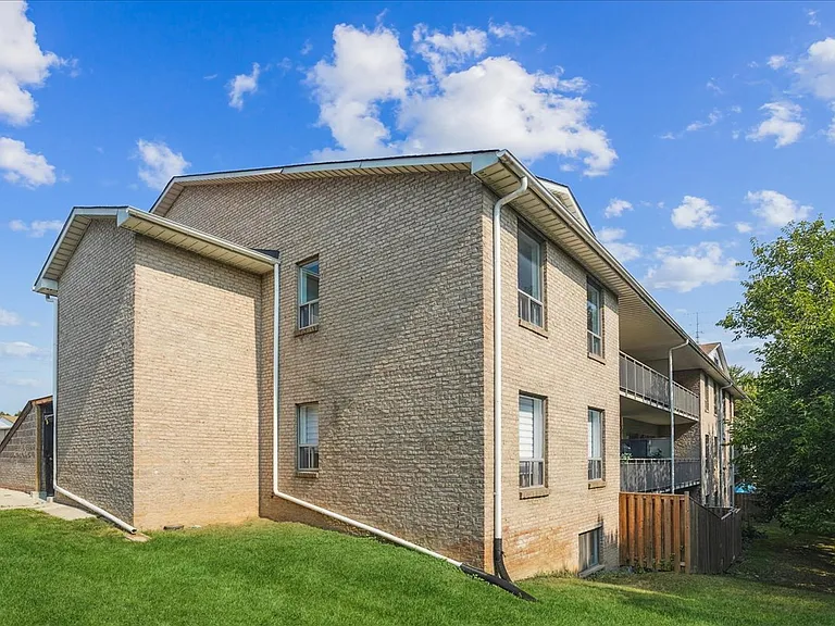 1420 Tyandaga Park Dr — Photo 5