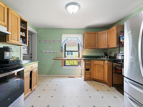 3rd image of 455 South Main Street