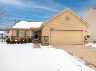 7265 Royal Troon Dr, Ypsilanti, MI 48197