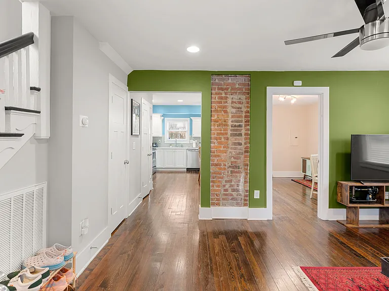 1308 Overton St — Photo 5