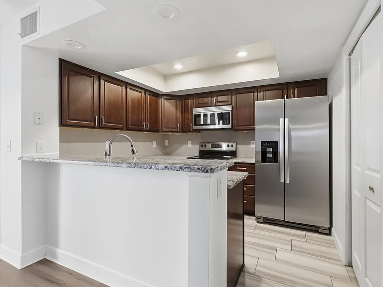 221 S Garfield St #211 — Photo 3
